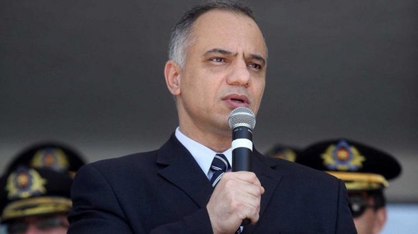 O secretário de estado de Segurança do Rio de Janeiro, Roberto Sá, propôs a criação do Comitê Especial de Segurança Pública dentro das ações que feitas pelo Plano Nacional de Segurança Pública no estado; de acordo com o secretário, a função do comitê é orientar e facilitar a operação das estruturas de segurança, inteligência e defesa; a proposta do secretário foi apresentada, durante a primeira reunião de integração para definir estratégias que serão utilizadas no Plano Nacional de Segurança, lançado pelo governo federal