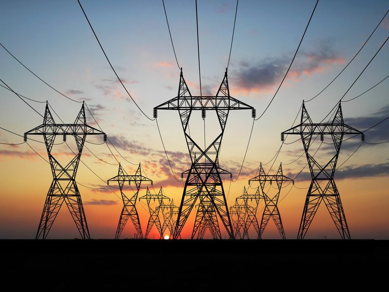 "As usinas eólicas, quase todas produto da era Lula-Dilma, produzem 10% da energia elétrica consumida no Brasil e equivalem, neste momento, a 70% de Itaipu, uma das maiores, senão a maior, usina hidrelétrica do mundo. Estamos estocando vento e os bobalhões continuam fazendo piada. Por enquanto, com a luz acesa", diz o editor do Tijolaço