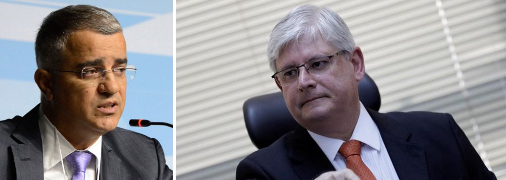 O jornalista avalia que, com a denúncia do novo áudio de delatores da JBS, que segundo ele contém indícios de crimes "gravíssimos", o procurador-geral da República, Rodrigo Janot, dá uma "resposta política" às críticas de que teria sido "muito bonzinho" com os irmãos Batista; além disso, Kennedy Alencar acredita que a revelação pode ajudar na estratégia da defesa de Temer