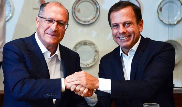 Depois que viu a candidatura a presidente da República transformar-se em farinata, o prefeito de São Paulo, João Doria (PSDB), vê com seriedade a possibilidade de ser o vice de Geraldo Alckmin na eleição presidencial de 2018; aliados de Alckmin têm dúvidas e acham que o vice deveria ser de fora de São Paulo –e principalmente ter menos expressão nacional
 