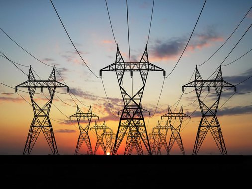 "As usinas eólicas, quase todas produto da era Lula-Dilma, produzem 10% da energia elétrica consumida no Brasil e equivalem, neste momento, a 70% de Itaipu, uma das maiores, senão a maior, usina hidrelétrica do mundo. Estamos estocando vento e os bobalhões continuam fazendo piada. Por enquanto, com a luz acesa", diz o editor do Tijolaço