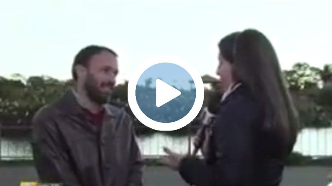 O diretor-adjunto do Zoológico de Brasília, Erico Grassi Cademartori, foi demitido pelo governador Rodrigo Rollemberg nesta quarta-feira 5, horas depois de ter pedido "Fora, Temer" em uma entrevista ao programa Bom Dia DF, da TV Globo; em nota, o governo informou que Rollemberg "conversou, por telefone, com o diretor-adjunto e explicou que ele concedia entrevista na condição de agente público, devendo, portanto, evitar manifestação política"; assista