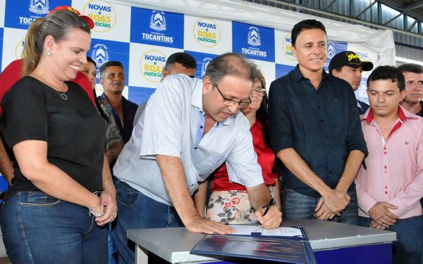 O governo do Tocantins assinou ordem de serviço para pavimentação asfáltica do trecho entre as rodovias TO-444 e TO-447, em uma extensão de 39,01 km, interligando Chapada de Areia e Paraíso do Tocantins; obra, orçada em mais de R$ 26,4 milhões e prevista para ser entregue em 18 meses, é resultado da parceria entre o Governo do Estado e o Banco Mundial por meio do Projeto de Desenvolvimento Regional Integrado Sustentável (PDRIS)