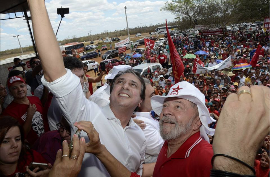 A caravana do ex-presidente Lula pelo Nordeste desembarca nesta terça (29) no Ceará, com paradas programadas nos municípios de Quixeré, Morada Nova e Quixadá, onde será promovido ato político. Na quarta-feira (30), o líder petista segue para o Crato, na região do Cariri. Acompanhe aqui a passagem de Lula pelo Estado 