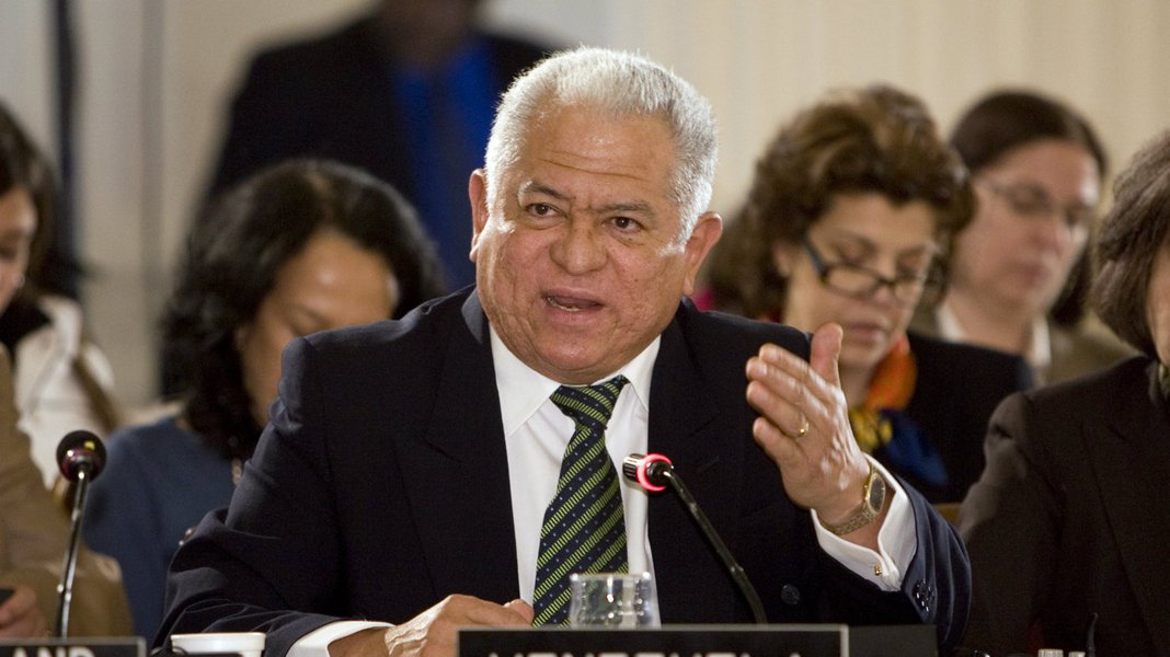 De acordo com o diplomata Jorge Valero, a eleição deste domingo (30) será uma "nova derrota para os setores da oposição que querem impor uma agenda de terror e medo por meio de suas reiteradas ações violentas, apoiadas pelos norte-americanos"