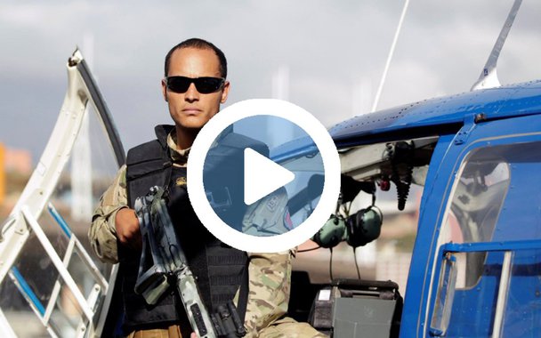 Policial venezuelano Óscar Pérez, que realizou um ataque de helicóptero contra os prédios da Suprema Corte e do Ministério Interior na semana passada em Caracas, apareceu em um vídeo publicado na internet nesta quarta-feira jurando continuar a lutar pela "libertação" de seu país "Mais uma vez estamos em Caracas, prontos e dispostos a continuar nossa luta pela libertação de nosso país", disse Pérez em um vídeo publicado no YouTube