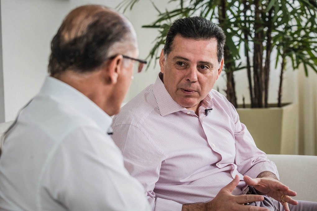 Governador goiano está em São Paulo para reunião do PSDB que vai deliberar sobre a permanência no governo de Michel Temer; Marconi Perillo disse que, caso o PSDB desembarque, é preciso apresentar um novo projeto; "A crise não é nossa. O prejuízo é ficar dessa forma, vai ou não vai. Se vai sair, é preciso defender uma tese”