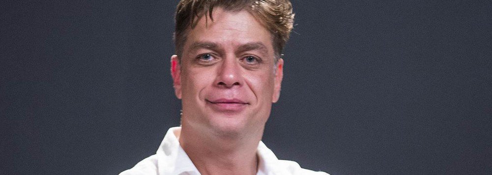 O ator Fábio Assunção foi detido em uma festa de São João na cidade de Arcoverde, no Sertão de Pernambuco. Ele agrediu pessoas e desacatou policiais, de acordo com Wanderley de Carvalho, comandante do 3º Batalhão da Polícia Militar; com sinais de embriaguez, o artista também teria quebrado um dos vidros da viatura em que foi levado