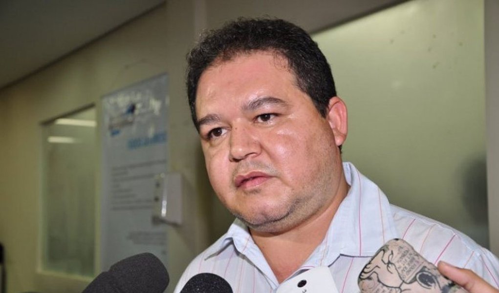 Presidido por Cleiton Pinheiro, o Sindicato dos Servidores Públicos no Estado do Tocantins (SISEPE-TO) protocolou, junto a Segunda Vara da Fazenda e Registros Públicos de Palmas, uma ação de cobrança com pedido de tutela de urgência de caráter antecipado requerendo ao governo estadual o pagamento dos retroativos referente às progressões 2014 e 2015 do Quadro Geral, Ruraltins, Naturatins Adapec e Quadro técnico e de apoio administrativo da Secretaria da Fazenda
