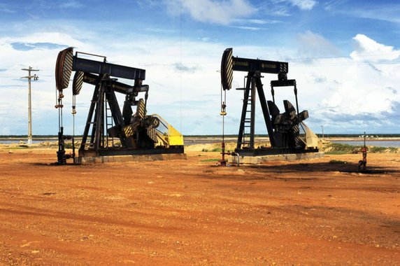 O Estado de Sergipe recebeu no mês de julho de 2017 R$ 5,8 milhões referentes ao pagamento de royalties do petróleo e gás natural referente à produção do mês de maio; valor é 12,2% maior do que o recebido em maio; porém, em relação ao mês de julho do ano passado, o resultado ainda é negativo, com recuo de 10,5%, sem considerar o efeito da inflação no período