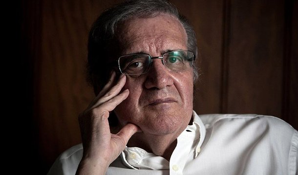 "Estamos, cada vez mais, caminhando para uma economia de quinta classe. Sinto muito, e fico preocupado. A economia brasileira não só está estagnada, como não há nenhuma proposta de mudança estrutural", diz o professor de economia da Unicamp Luiz Gonzaga Belluzzo, que apresenta um cenário de desorientação e falta de perspectivas no campo econômico; segundo ele, o golpe representou um retrocesso, e as reformas que estão por vir não devem melhorar esse cenário; "É como se o motor do carro começasse a pifar no meio da estrada, e o motorista quisesse consertar a lataria", ironiza