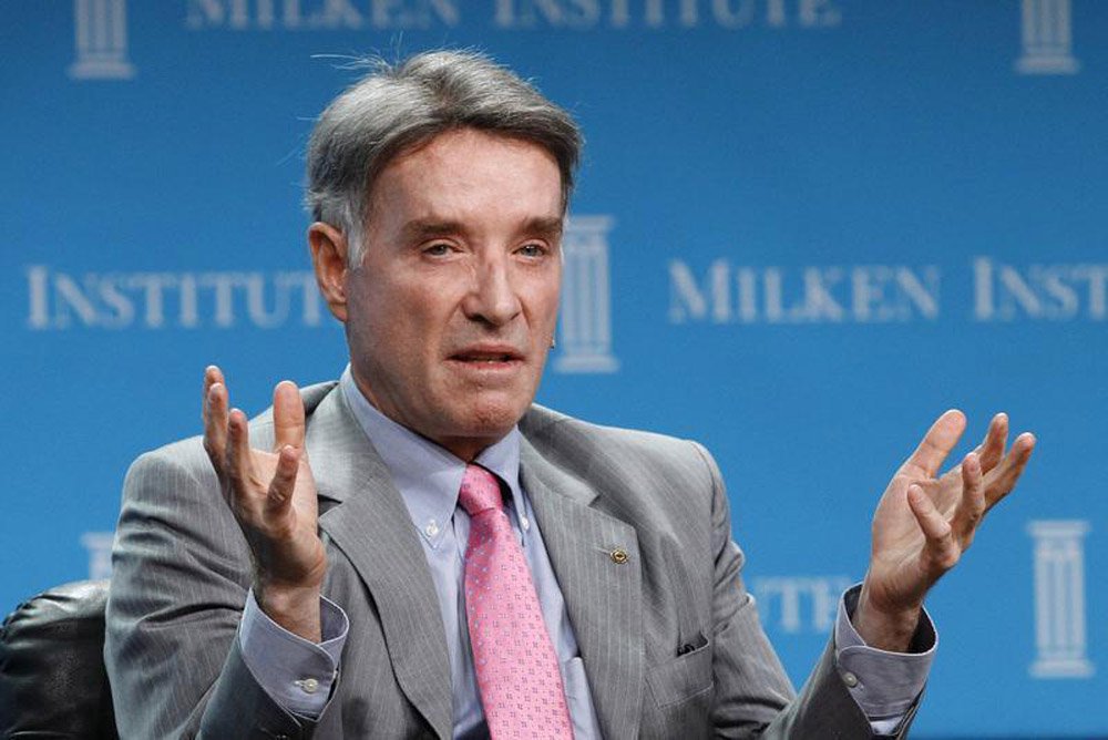 O presidente do Conselho Administrativo e presidente-executivo do Grupo EBX, Eike Batista, fala durante discussão em Beverly Hills, California, EUA. 30/04/2012 REUTERS/Mario Anzuoni