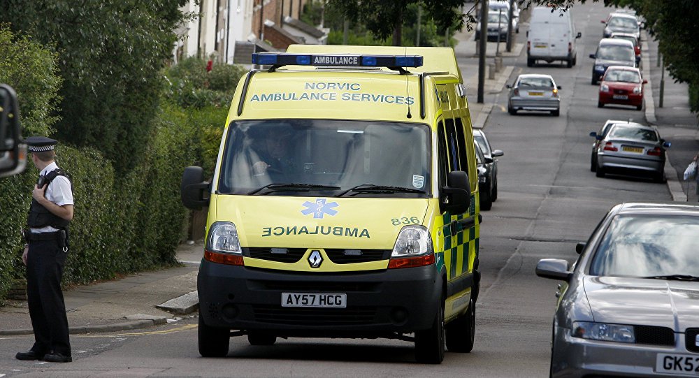 Ao menos 48 pessoas foram transportadas aos hospitais na sequência dos dois ataques que ocorreram na capital britânica na noite de sábado para domingo (4), comunicou a assessoria de imprensa do serviço de ambulâncias de Londres