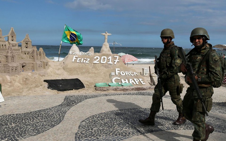 Em pleno mês de julho, período de férias dos brasileiros, os hotéis da Barra da Tijuca estão com ridículos 8% de ocupação, em média; considerando toda a rede hoteleira do Estado, o percentual é de apenas 30%