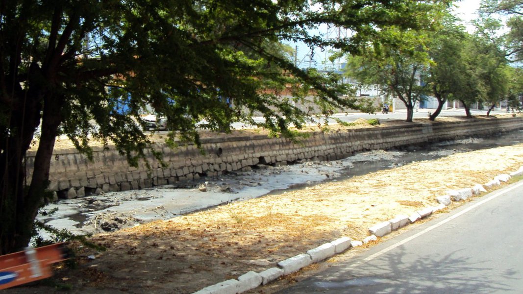 O Ministério Público Estadual (MPE) abriu quatro inquéritos civis para investigar supostas irregularidades na cidade de Rio Largo e no esgoto na Bacia do Riacho Salgadinho, em Maceió; Serão alvos da investigação cinco condomínios residenciais no bairro do Antares, parte alta da capital e um em Rio Largo