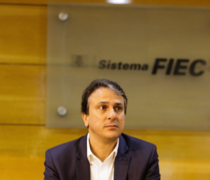 O governador Camilo Santana assinou hoje, a concessão de recursos no valor R$ 6 milhões, para financiar 22 projetos inovadores aprovados no edital InovaFit Fase 2. A solenidade foi realizada na sede da Federação das Indústrias do Ceará (FIEC). O Programa FUNCAP-INOVAFIT visa promover um aumento das atividades de inovação e incremento da competitividade das empresas e da economia do Estado do Ceará, estimulando a colaboração entre o setor empresarial e a pesquisa científica 