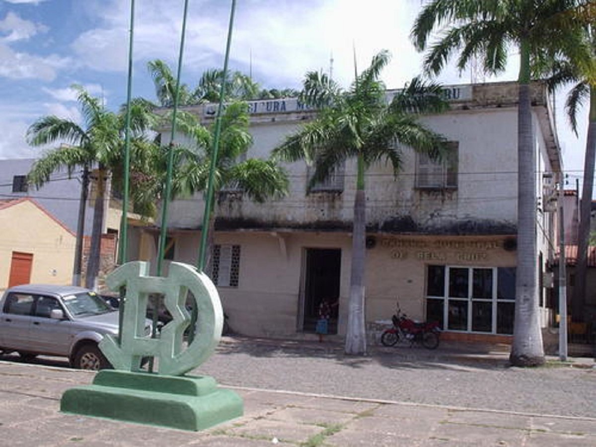 O Ministério Público do Estado do Ceará (MPCE) executou, na manhã desta terça-feira (04/07), um total de dez mandados de busca e apreensão na Prefeitura de Bela Cruz e em escritórios de advocacia e contabilidade localizados em Itapipoca e Sobral. A ação faz parte de uma nova etapa de colheita de provas das investigações que apuram fraudes em contratações diretas realizadas por Prefeituras cearenses, tendo como suporte legal Decretos de Emergência publicados no início de 2017
 