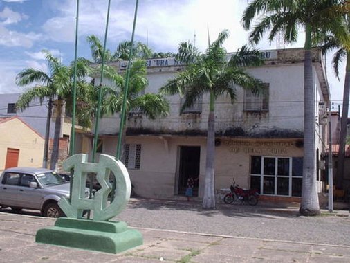 O Ministério Público do Estado do Ceará (MPCE) executou, na manhã desta terça-feira (04/07), um total de dez mandados de busca e apreensão na Prefeitura de Bela Cruz e em escritórios de advocacia e contabilidade localizados em Itapipoca e Sobral. A ação faz parte de uma nova etapa de colheita de provas das investigações que apuram fraudes em contratações diretas realizadas por Prefeituras cearenses, tendo como suporte legal Decretos de Emergência publicados no início de 2017
 