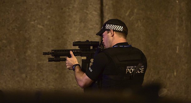 Este já é o terceiro atentado terrorista que ocorre no Reino Unido nos últimos 2 meses e meio. Ao menos 48 pessoas foram transportadas aos hospitais na sequência do ataque e 7 pessoas morreram