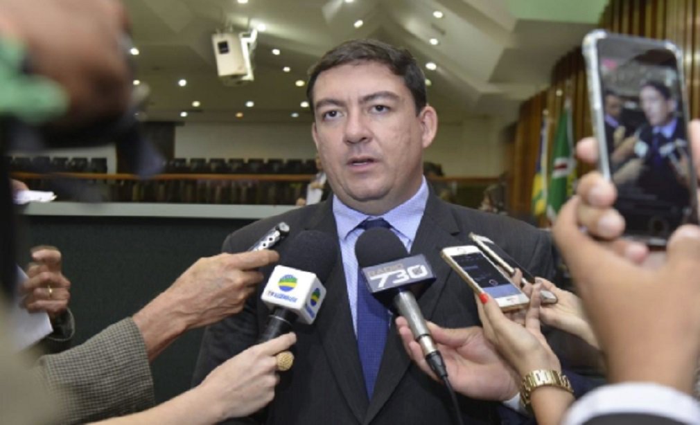 O presidente da Assembleia Legislativa José Vitti (PSDB) defendeu a aprovação da PEC 47 que trata da autonomia das legislativos; proposta tramita na Câmara dos Deputados e amplia a competência legislativa dos estados; Vitti disse que a PEC 47 é a pauta principal do Colegiado de Presidentes de Assembleias, do qual ele foi eleito presidente durante a Conferência da União Nacional dos Legisladores e Legislativos Estaduais (Unale) realizada em Foz do Iguaçu, no Paraná