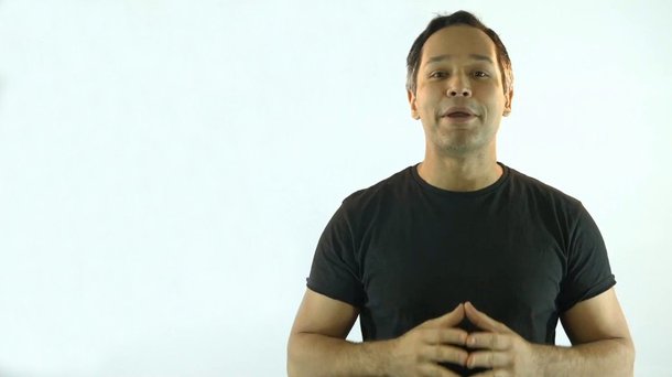 Em vídeo postado nas redes sociais, Leonardo Stoppa como o Palácio do Planalto exibiu um gráfico falso para tentar mostrar uma melhoria inexistente na economia; "vocês estão nos devendo 8% de crescimento e os milhões de empregos que roubaram do povo brasileiro"; confira