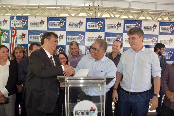 O governador do Maranhão, Flávio Dino, assinou ordem de serviço para a implantação do Banco de Alimentos em São Luís, na Central de Abastecimento do Maranhão (Ceasa), para arrecadar e distribuir gratuitamente alimentos para entidades socioassistenciais e pessoas em situação de vulnerabilidade social e insegurança alimentar, de forma a combater a fome e o desperdício de alimentos; segundo o governo, o investimento será de aproximadamente R$ 1 milhão