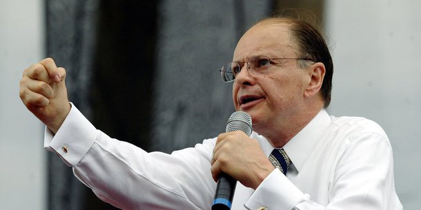 É possível que surjam ainda outros candidatos sem tradição para 2018, como o bispo Macedo, que, beneficiados pelo desencanto da população com os políticos diante das denúncias de corrupção, podem se tornar fortes concorrentes, a exemplo do que aconteceu em São Paulo, onde João Dória foi eleito prefeito