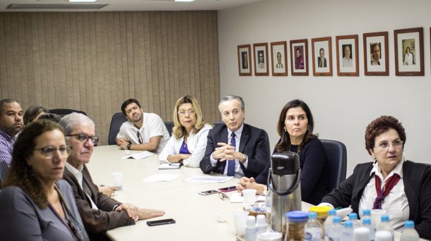 A Comissão Exterior da Câmara dos Deputados, voltada para fiscalizar os hospitais federais, esteve nas unidades Lagoa e Laranjeiras (Instituto Nacional de Cardiologia); foi constatado grande falta de profissionais médicos e de enfermagem, e congelamento do orçamento, o que inviabiliza o aumento nos atendimentos do estado; no Lagoa, a direção da unidade informou que muitos pacientes do hospital são atendidos via mandado judicial da defensoria pública, sem passar pela regulação do sistema SISREG, e que a falta de recursos é o maior problema para receber essa demanda de forma “natural”