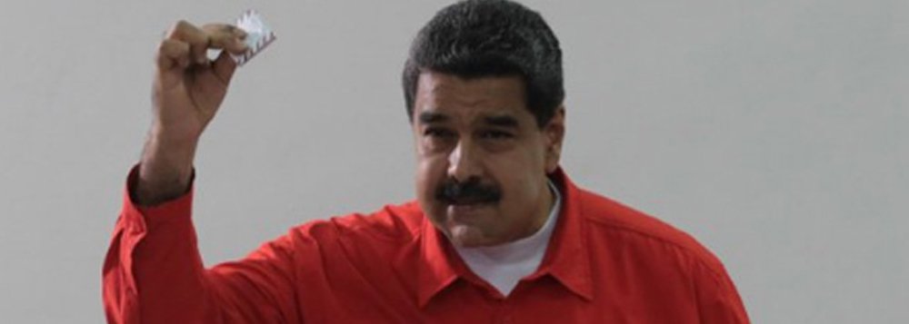 Para o presidente da Venezuela, a oposição não quer o diálogo; a disputa não é pelo projeto político, mas pelas reservas de petróleo e de outros recursos naturais; "A Assembleia Nacional Constituinte é o único caminho que restou para a Venezuela para o caminho do reencontro, para o caminho de paz. Eu não acredito que vá dividir o país, mas sim apontar para a esperança para reunificar e reconciliar a Venezuela", disse