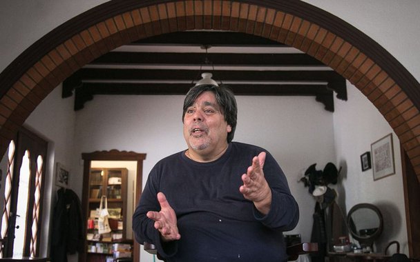 Em “Crônica de uma Morte Anunciada”, Gabriel Garcia Márquez conta a história do assassinato de Santiago Nasar, um crime que todos sabiam que iria acontecer muito antes de ser concretizado; para o defensor público aposentado e ex-coordenador da Comissão Estadual da Verdade, Carlos Frederico Guazzelli, a condenação do ex-presidente Lula pelo juiz federal Sérgio Moro foi assim, a “crônica de uma condenação anunciada”; ele diz que o processo foi “inventado para condenar” Lula; Guazzelli diz que somente o fato de a denúncia do MPF ter sido aceita por Moro já indicaria que o país vive um “regime de exceção”; “Esse é um juiz arbitrário, sobre o qual já se demonstrou a prática de crimes”, diz Guazzelli, referindo-se ao próprio Moro