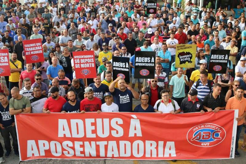 A luta em curso comprova que a mobilização da classe trabalhadora ganha dimensões que extrapolam a pauta estritamente sindical e cobram a intensificação do trabalho de conscientização e mobilização popular para barrar o retrocesso e abrir caminho para um novo um projeto de desenvolvimento nacional