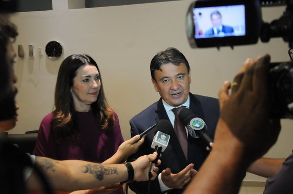 O governador Wellington Dias retoma as atividades à frente do governo estadual após missão de 10 dias no Canadá; o balanço da viagem ao exterior e das ações do governo foi feito durante transmissão da chefia do Executivo; as agendas com investidores rendeu ao Piauí parcerias no âmbito da educação, segurança pública, investimentos e turismo; segundo Dias, ocorrerá ainda este ano o intercâmbio para alunos e professores, assim como os alunos canadenses terão a possibilidade de vir ao Brasil estudar português e auxiliarem professores no ensino da língua francesa e inglesa