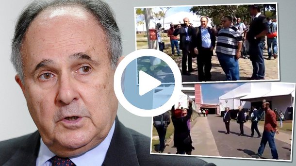 O custo do apoio ao golpe de 2016, que destruiu a economia e a imagem do Brasil, se torna cada vez maior para os políticos que o apoiaram; nesta terça-feira 18, o senador Cristovam Buarque (PPS-DF) precisou cancelar o lançamento de seu livro "Mediterrâneos invisíveis" na Universidade Federal de Minas Gerais após protestos de professores e alunos; apoiador do impeachment que derrubou Dilma Rousseff sem crime de responsabilidade, o parlamentar ouviu gritos de "golpista" e "traidor da Educação"; duro revés para um senador que já foi reitor na UnB e se tornou persona non grata nas universidades federais; assista
