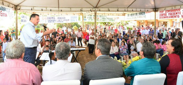 Foi assinado convênio de R$ 1 milhão entre o governo estadual e a prefeitura da cidade, cujos recursos serão aplicados para reconstruir a malha viária do município, que fica no Vale São Patrício; também foi autorizada a construção de 220 unidades habitacionais no município, com investimentos de R$ 16,2 milhões, uma viatura para a Polícia Militar e R$ 1 milhão a serem aplicados na Saúde; os investimentos em Rialma totalizam R$ 18,2 milhões por meio do programa
