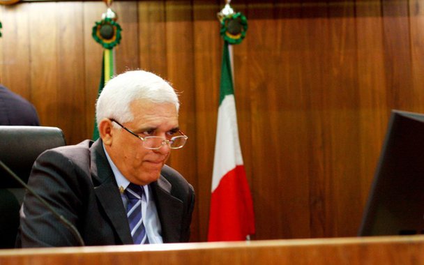O PMDB deverá realizar nos próximos dias, uma convenção extraordinária para decidir sobre dois assuntos decisivos para a sucessão estadual em 2018: a manutenção ou não da aliança com o governo de Wellington Dias e a indicação de Themístocles Filho como candidato a vice-governador ou o lançamento de candidatura própria ao Governo do Estado nas eleições de outubro do ano que vem; o presidente da Assembleia Legislativa do Piauí, deputado estadual Themístocles Filho, explica que os peemedebistas é quem vão decidir o destino do partido nas eleições de 2018