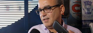 De nada adiantou a visita de cortesia do prefeito de Teresina, Firmino Filho, aos conselheiros do TCE; apesar da presença, mais cedo, do prefeito em vários gabinetes, inclusive na presidência do TCE-PI, o Pleno votou contra a PMT; foram duas derrotas seguidas; após manter o bloqueio de R$ 228 milhões das contas do Fundef, o TCE-PI estabeleceu um prazo de seis meses - até janeiro de 2018 - para a nomeação de 88 candidatos aprovados no concurso para a Guarda Municipal de Teresina