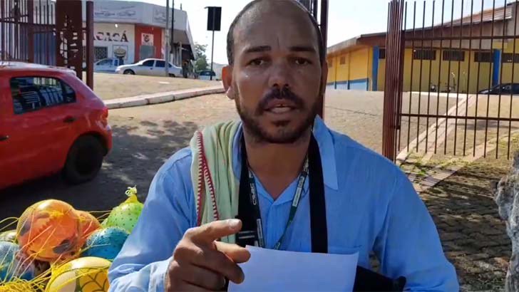 Aconteceu em Porto Velho, capital de Rondônia, administrada pelo tucano Hildon Chaves, que se elegeu com mais de 65% dos votos. Um vídeo mostra a ação truculenta de fiscais da prefeitura para remover o ambulante Eduardo Jesus de Oliveira que se preparava para vender pequenos brinquedos infláveis