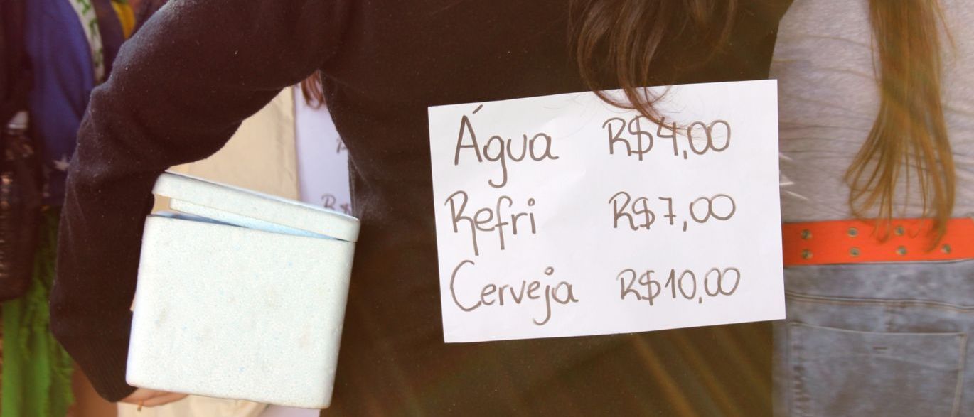 Festa "Se nada der  certo" da escola IENH