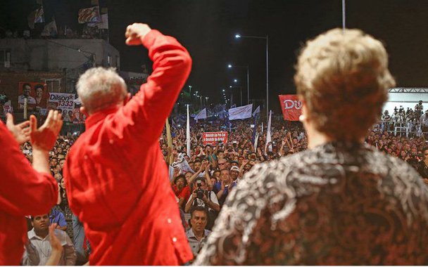 Ex-presidente Lula e a presidente eleita Dilma Rousseff participarão de manifestação em São Paulo pela saída de Michel Temer; ato será nesta quinta-feira, 20, e será parte de atos que acontecerão em várias capitais do País, de acordo com o colunista Ancelmo Gois, do Globo; os protestos são organizados pela Central Única dos Trabalhadores (CUT) e outras centrais sindicais, partidos de oposição a Temer, além de movimentos sociais