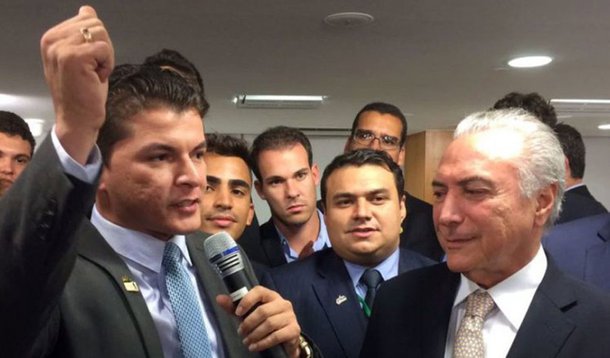 O secretário da Juventude do governo de Michel Temer, Assis Filho, abriu um evento neste domingo 2 citando o "grande filósofo alemão Shakespeare"; na verdade, o dramaturgo era inglês