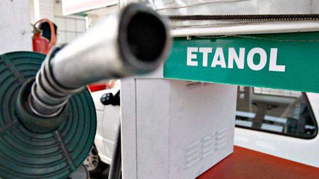 Governo reduzirá alíquota do PIS/Confins sobre o etanol distribuidor para 0,1109 real por litro, ante 0,1964 real; na semana passada, o governo promoveu forte elevação nas alíquotas de PIS/Cofins sobre combustíveis, prevendo injeção total de 10,4 bilhões de reais nos cofres públicos, com o objetivo de assegurar o cumprimento da meta fiscal em meio à ainda cambaleante recuperação econômica