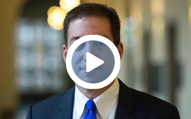 Em entrevista ao programa Democracy Now, da TV americana, o jornalista Glenn Greenwald, um dos mais respeitados profissionais da imprensa global, avalia que, após o impeachment de Dilma Rousseff e agora com a condenação do ex-presidente Lula, "passa a impressão, sem querer entrar no mérito do processo, de que realmente se está tentando impedir que o povo tenha os presidentes que escolheu"
