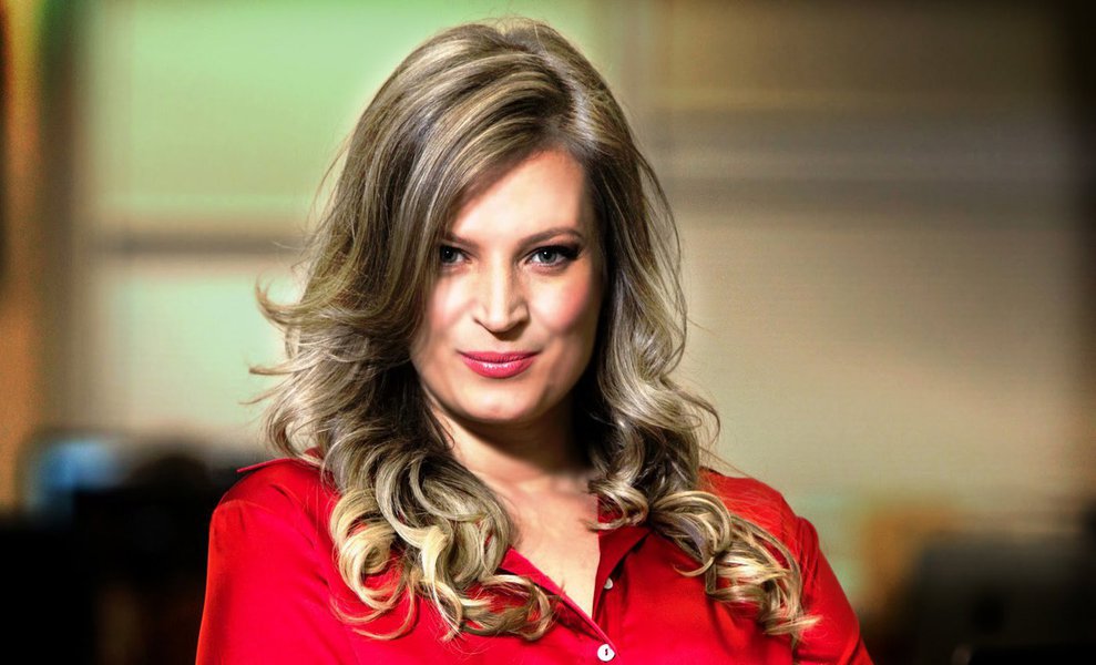 Juiz Rodrigo Cesar Fernandes Marinho, da 4ª Vara Cível de São Paulo, condenou a jornalista Joice Hasselmann a indenizar Luiza de Aguirre Nassif, filha do jornalista Luis Nassif, por danos morais; em fevereiro passado, a ex-funcionária da Veja publicou que Luiza estava em Nova York e liderou um protesto contra o juiz Sergio Moro, símbolo da Lava Jato; Joice ainda insinuou que a atitude da filha de Nassif estava vinculada a supostos pagamentos de "governo petista" ao veículo de comunicação dirigido por ele