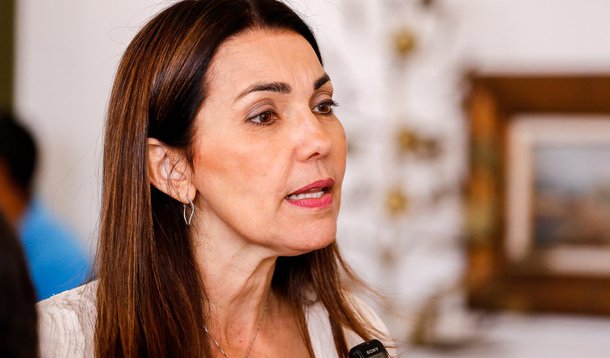 Paralelo às atividades do 11º Encontro do Fórum Brasileiro de Segurança Pública, a governadora em exercício Margarete Coelho esteve em São Paulo, com o coordenador de extensão e representante internacional da Faculdade de Direito da Universidade Presbiteriana Mackenzie, Pedro Buck, e o professor doutor Diogo Rais, também são consultores da Fundação Getulio Vargas; na pauta, a elaboração do Plano de Segurança Pública do Estado, que na primeira fase de construção contou com o protagonismo da sociedade civil, instituições e entidades dos 12 territórios de desenvolvimento do estado; “Temos a expertise e interesse e o Piauí tem esse movimento de aproximar a sociedade e a gestão pública da academia e da pesquisa”, disse Buck