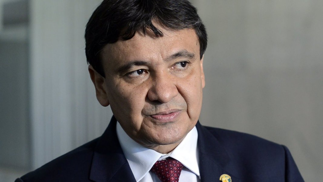 Em razão de viagem do governador Wellington Dias ao Canadá, onde visita o sistema prisional daquele país para buscar informações e parcerias para desenvolver projetos de ressocialização no sistema prisional piauiense, a vice-governadora Margarete Coelho assumiu a chefia do Executivo estadual até o dia 25 de julho; reconhecido como o oitavo país mais seguro do mundo, o Canadá possui cerca de 15 mil detentos e pouco mais de 50 prisões federais. De acordo com a Statistics Canada, os índices de criminalidade caem ano após ano, registrando queda de 3% entre 2013 e 2014, o que representa o 11º declínio consecutivo