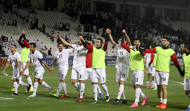 Seleção asiática é a primeira a confirmar a vaga para a Copa do Mundo de 2018 no campo; após vencer o Uzbequistão por 2 x 0, o Irã se junta ao Brasil como um dos times confirmados no Mundial 