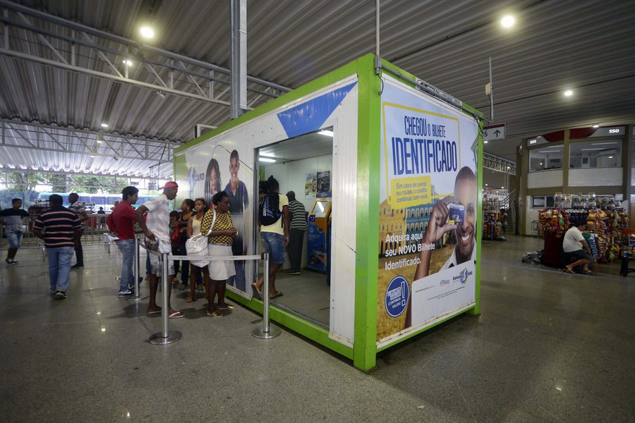 Um posto do SalvadorCard montado na Estação Pirajá está distribuindo de graça o cartão para ingresso no programa Bilhete Avulso. Essa medida foi adotada para ampliar o número de passageiros participantes do Bilhete Único, que será a única forma de integração na Estação Pirajá a partir de 1º de julho, quando o local será aberto ao público, nos mesmos moldes da Estação da Lapa; a partir desta data, quem chegar ao equipamento a pé, de ônibus ou de metrô não terá qualquer custo com o ingresso no terminal