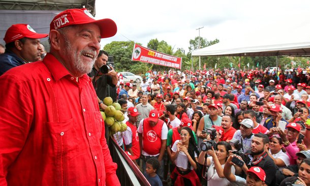 Resolução do For de São Paulo, conferência de partidos de esquerda criada em 1990, defende a inocência do ex-presidente Lula frente à condenação pelo juiz Sérgio Moro; "Esta calúnia e injustiça visa impedir Lula como um candidato a presidente do Brasil nas eleições de 2018. Além de sua inocência, a eleição sem a participação de Lula seria uma fraude à democracia", diz a organização 
 
 