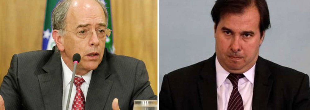 O presidente da Petrobras, Pedro Parente, sinalizou que permaneceria no cargo caso Rodrigo Maia substituísse Michel Temer no Planalto; questionado sobre o assunto, ele deixou a porta aberta para a administração Maia: "O que posso dizer é que hoje existem as condições necessárias para fazer o trabalho que precisa ser feito na Petrobras. Enquanto essas condições existirem, penso em ficar", afirmou