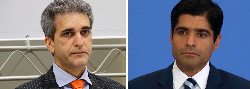 O prefeito ACM Neto (DEM) está "estudando" entrar na Justiça contra o deputado federal Robinson Almeida por "reparação de danos"; Robinson disse que o democrata "perdeu a virgindade do discurso moral", ao sugerir que ele seja responsável por irregularidades nas obras de revitalização da Barra, apontadas na delação da Odebrecht; "É muito provável que eu entre com uma ação de reparação de danos e quem vai se tornar réu é o suplente de deputado. Eles nem se deram o trabalho de ver a delação. Eu vi, obviamente. Vital não me cita e nem ninguém da prefeitura", diz ACM; o Ministério Público vai apurar possível favorecimento de ACM Neto à Odebrecht nas obras da Barra, a partir de pedido feito pelos deputados Robinson Almeida e Afonso Florence, também do PT